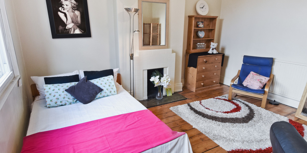 Apartment 3, Priory House