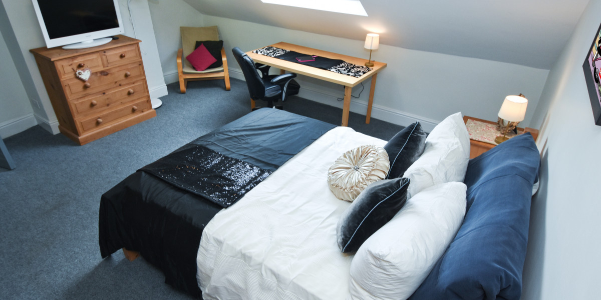Sheffield Property to Let present a spacious, fully furnished double room to rent in a student apartment in Sheffield, off London Road