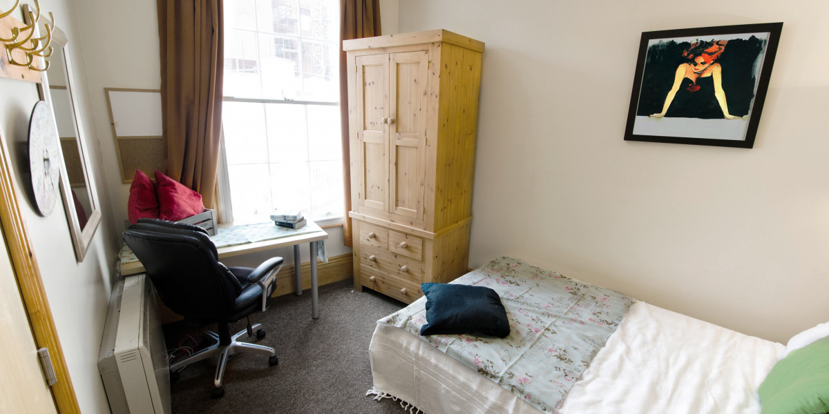 Double bed with study area in student shared house in Sheffield