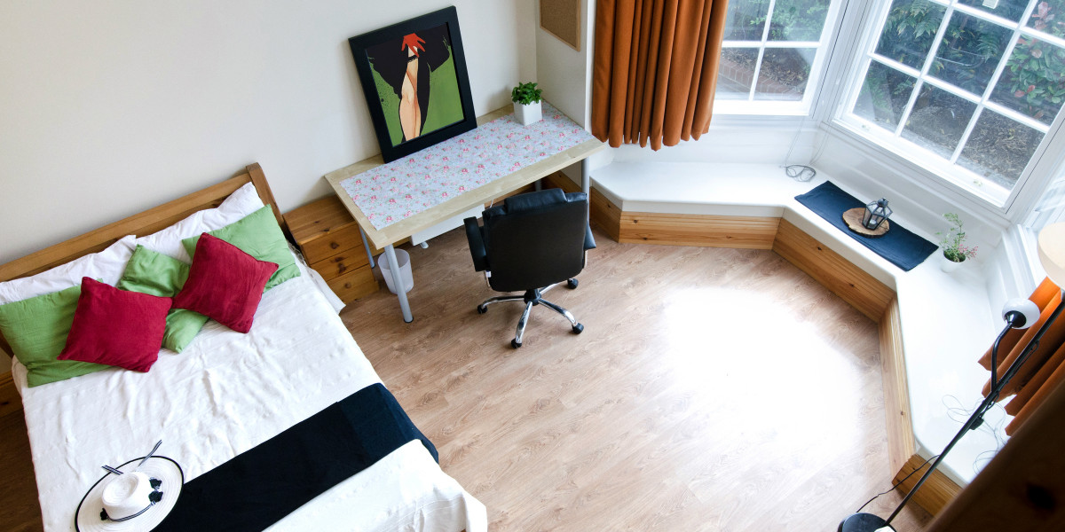 Big room with an attic area, perfect for storage or for "chilling"