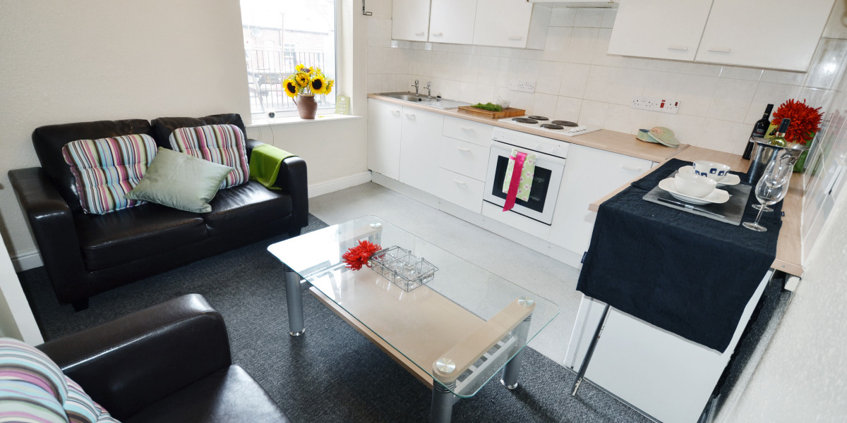 Open plan living in a 3 bedroom student flat on Ecclesall Road in Sheffield