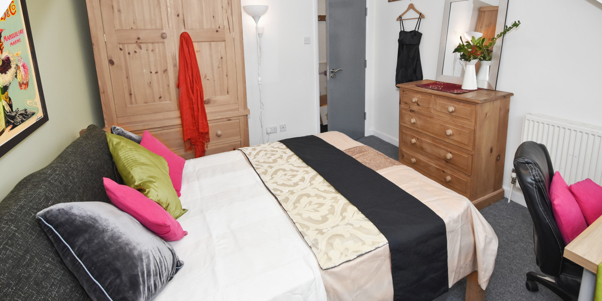 Apartment 5, Priory House