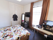 Double room with study area and ensuite - Thumbnail