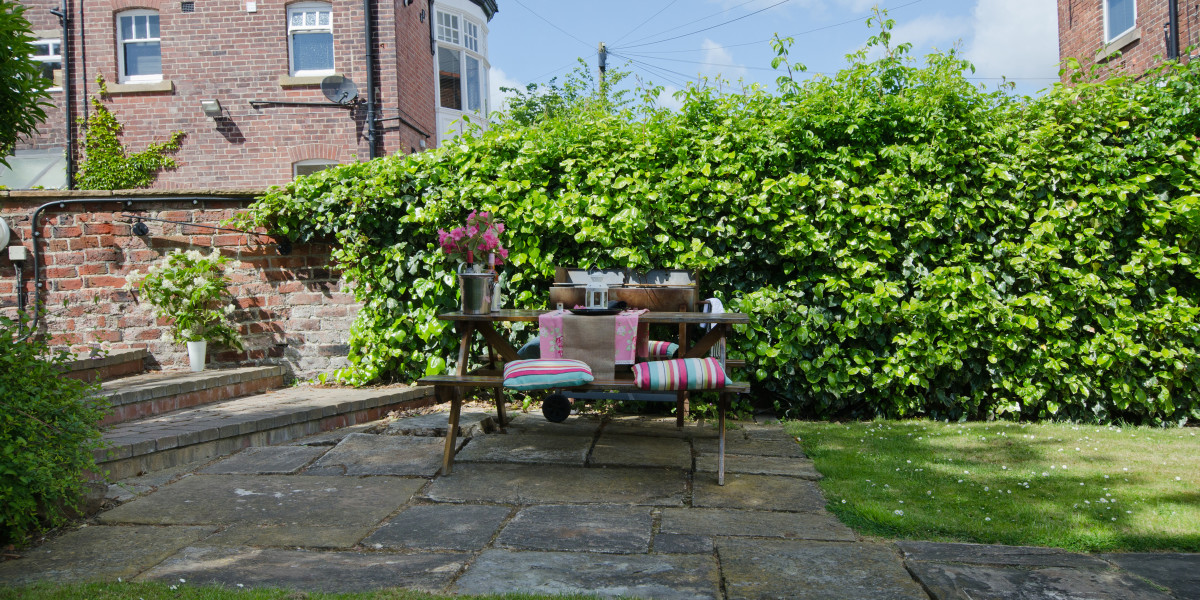 Coach House shared outdoor area