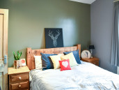 King size bed - Thumbnail